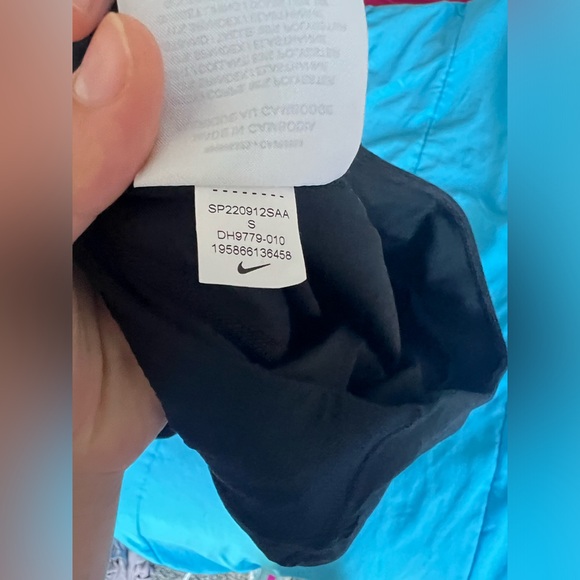 Nike women’s black Nike tennis skirt with white Nike swoosh - Picture 5 of 7